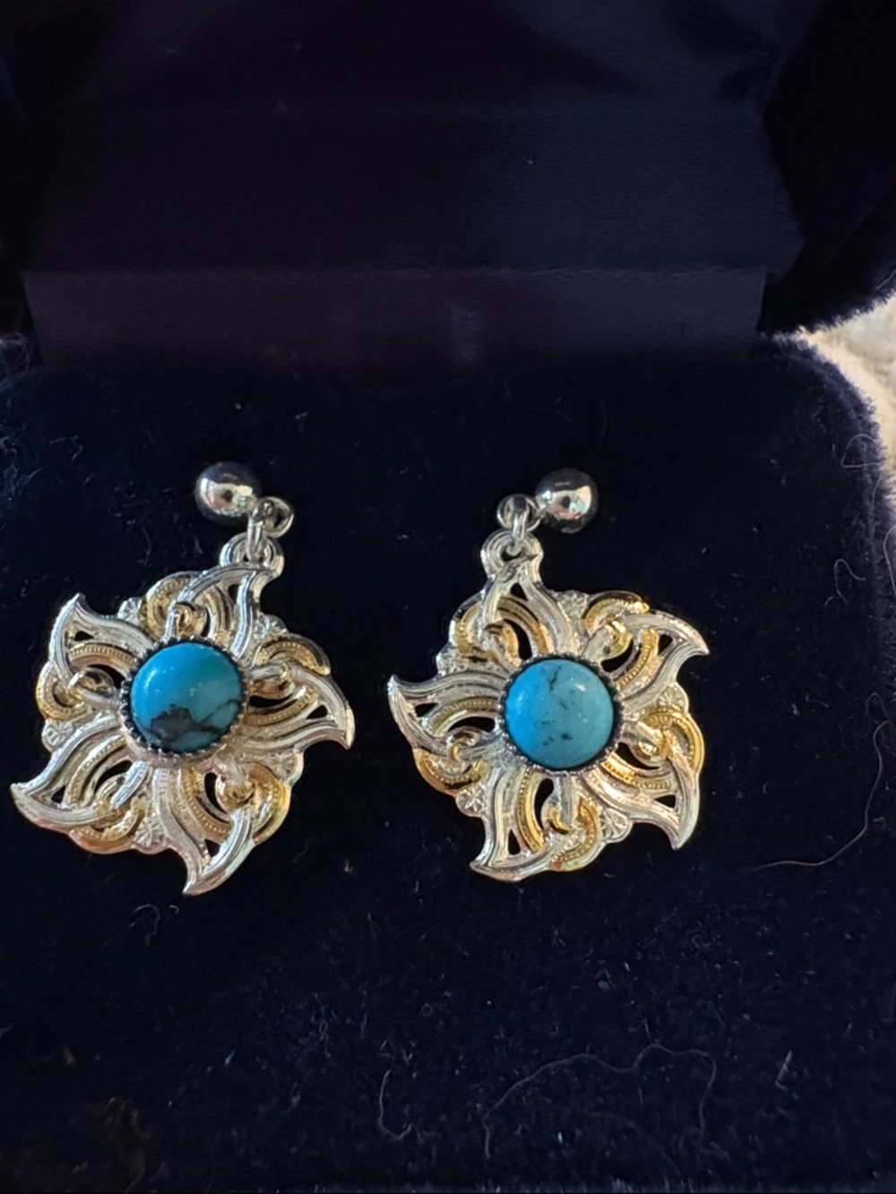 Turquoise Center Floral Sunburst Drop Earrings - Silver & Gold